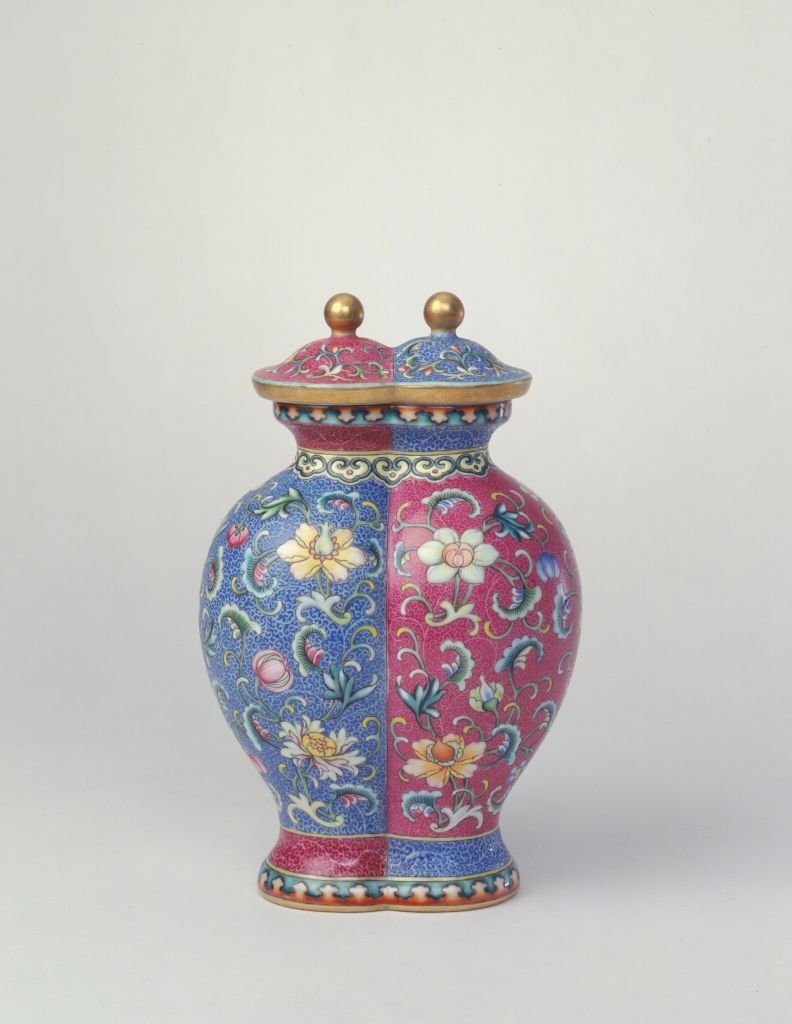 海】古染付清時代豆彩缠枝莲文茶杯「長春」在銘5客骨董品 中国